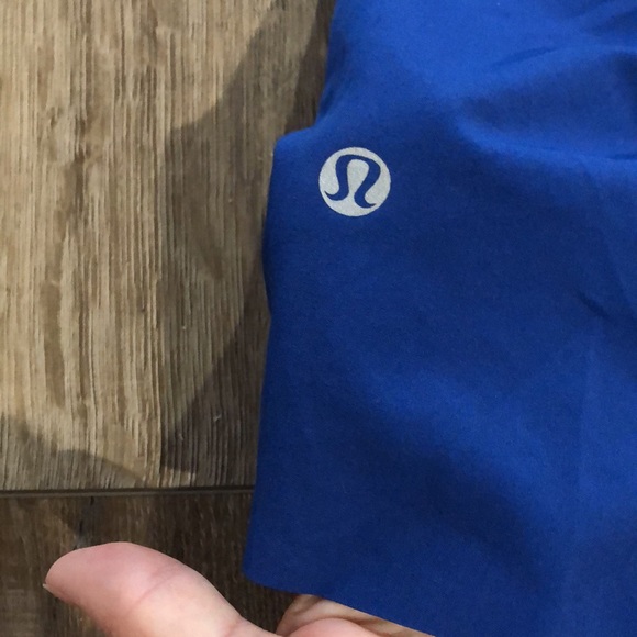 Like new! - LULULEMON Athletic Run Shorts - Blazer Blue - Picture 5 of 7